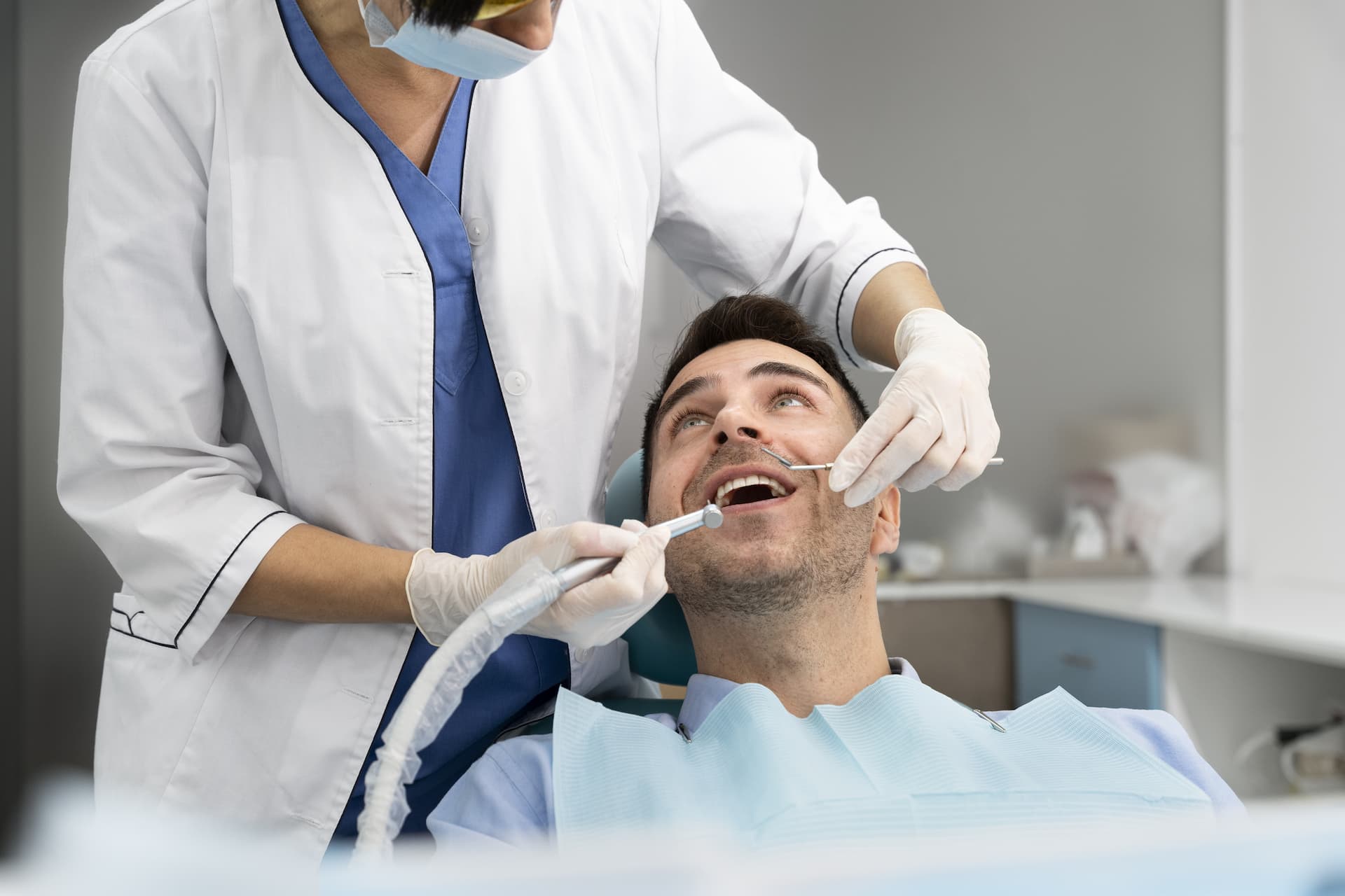 primera consulta dental gratuita